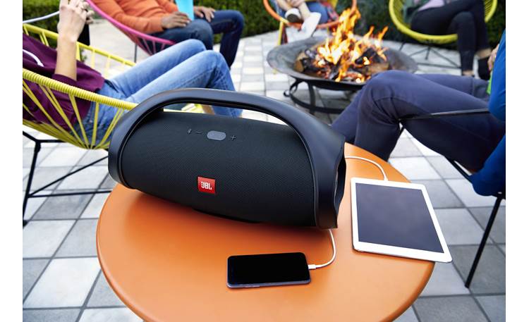 JBL Boombox Black - recharge two devices simultaneously (smartphone and tablet not included)