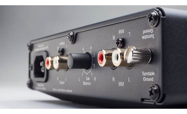 Cambridge Audio Alva Solo Rear balance control knob for fine correction of left- and right-channel cartridge output