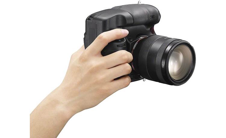 Sony VG-C77AM Provides a comfortable grip for vertical shooting