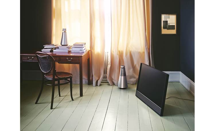 Bang & Olufsen BeoSound 2 Delivers full, balanced 360° sound