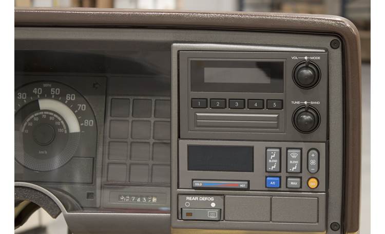 RetroSound Santa Cruz M2A This digital media receiver retains the factory look in your GM