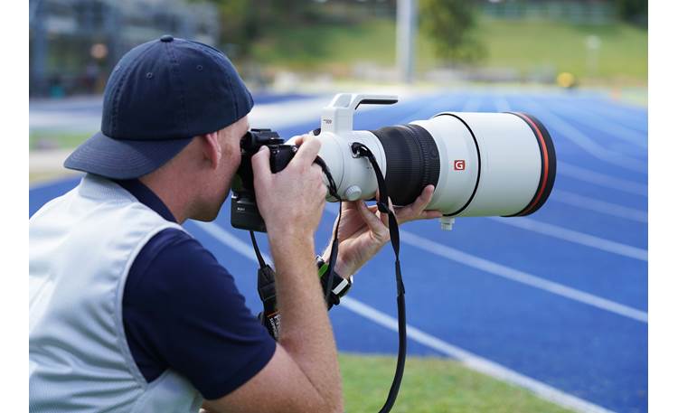 Sony FE 400mm f/2.8 GM OSS Shown in action