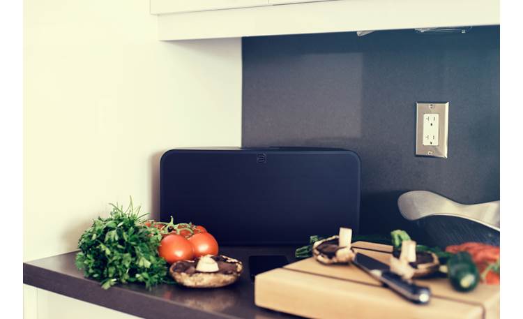 Bluesound PULSE 2i Black - moisture-resistant sealed enclosure for use in kitchen or bathroom