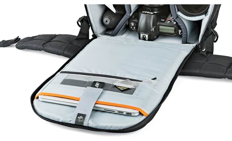 Lowepro Flipside 500 AW II Front flap compartment holds laptops up to 15