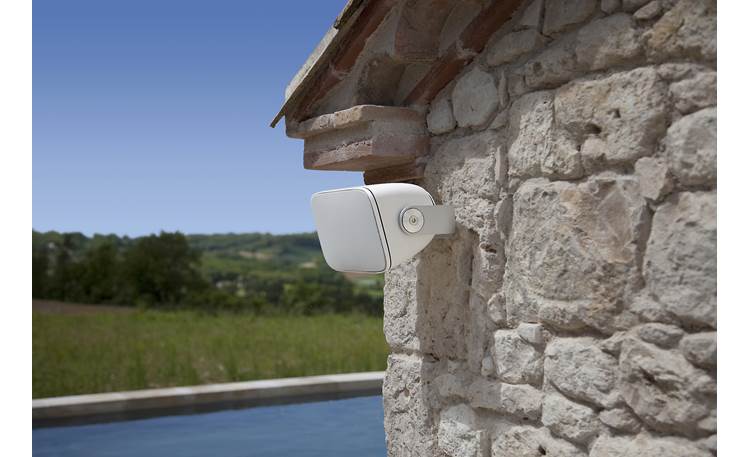 Bowers & Wilkins AM-1 Can be mounted horizontally under eaves