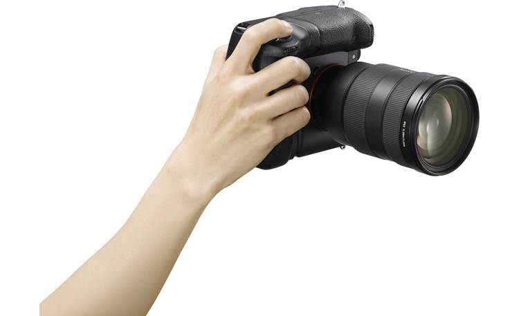 Sony VG-C4EM Integrated controls for easy shooting in vertical orientation