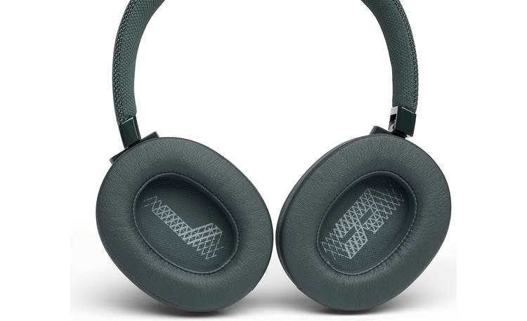 JBL Live 500BT Rotating, padded over-the-ear earcups
