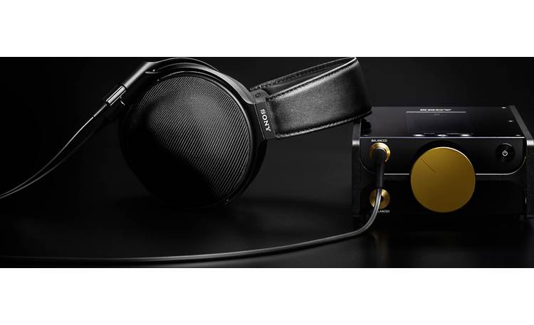 Sony DMP-Z1 Signature Series Balanced 4.4mm headphone output for use with premium Sony headphones (Sony MDR-Z1R over-ears not included) 