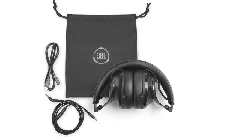 JBL Club 700BT Included pouch and accessories