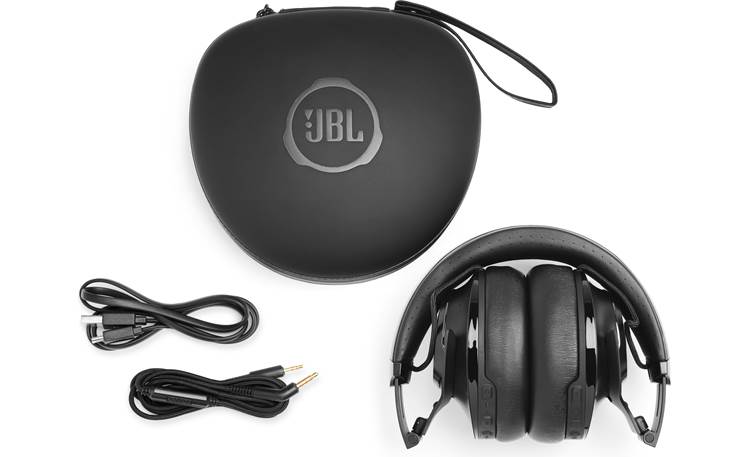 JBL Club 950NC Included case and accessories