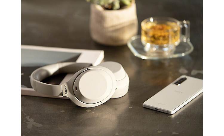 Sony WH-1000XM4 Headphones can pair to two devices simultaneously