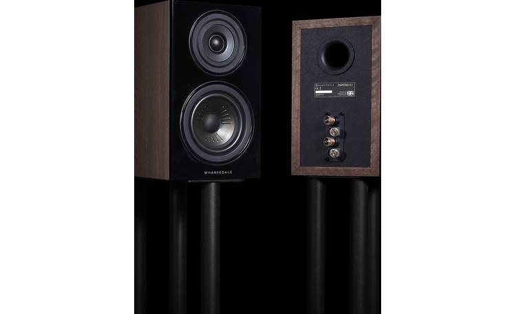 Wharfedale Diamond 12.1 Place on stands for optimal sound