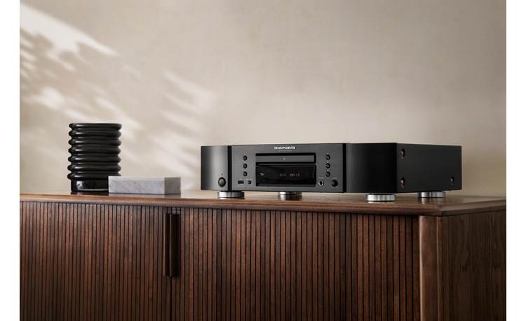 Marantz CD6007 Single-disc CD player with USB port for thumb