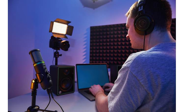 Mackie Creator Bundle Ideal for podcasting and voice-tracking