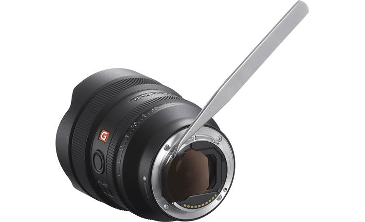 Sony FE 14mm f/1.8 G Rear-mounted filter holder