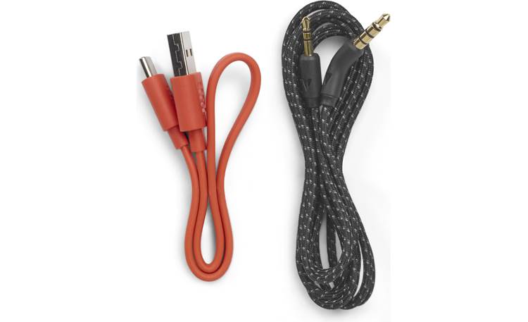 JBL Live 660 NC Charging cable and listening cable included