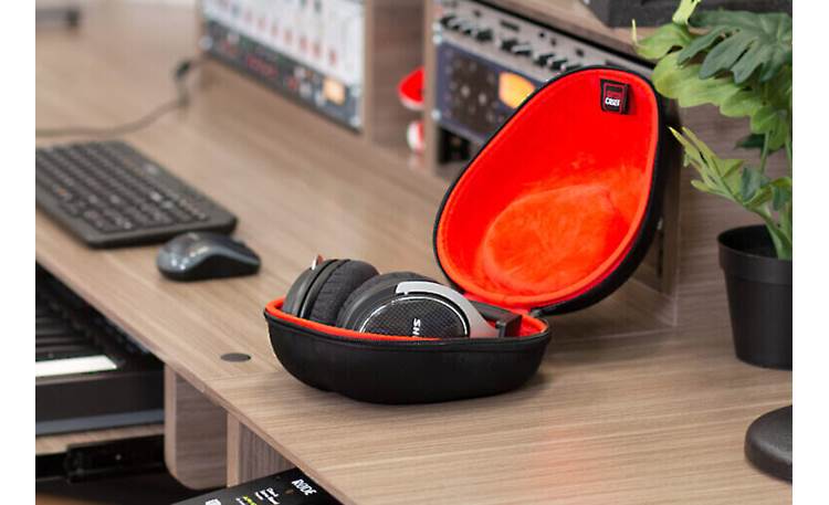 Gator G-Headphone-Case Soft, red plush interior to cradle headphones
