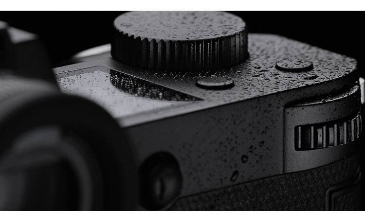 Leica SL2 (no lens included) Weather-resistant design