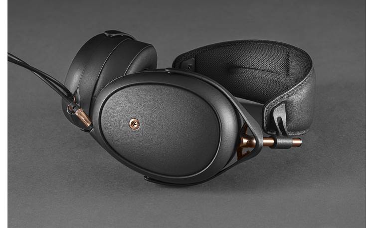 Meze Audio LIRIC Hand-crafted from fine materials like leather and steel