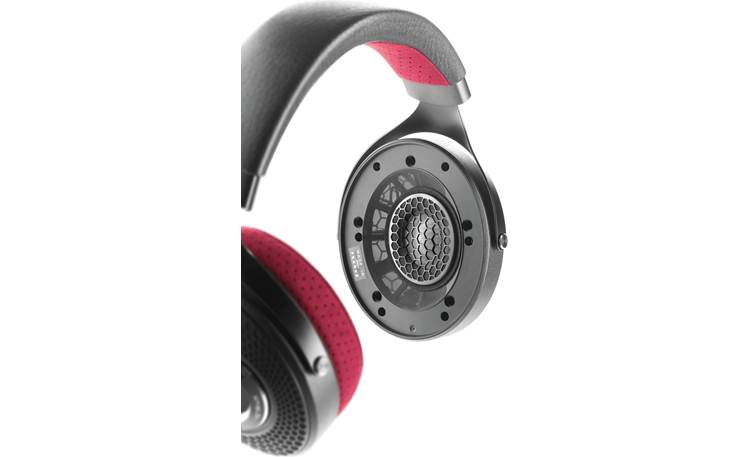 Focal Clear MG Professional Specially designed driver made of high grade materials, including fully magnesium domes
