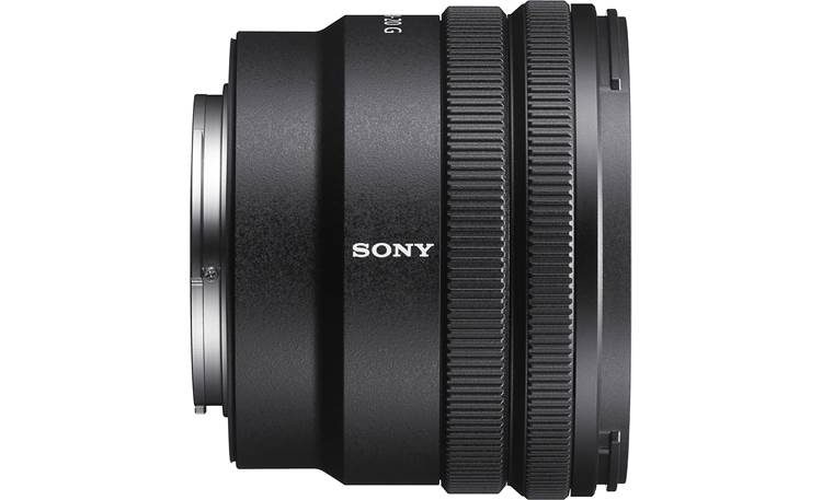 Sony SELP1020G PZ 10-20mm f/4 Right side view