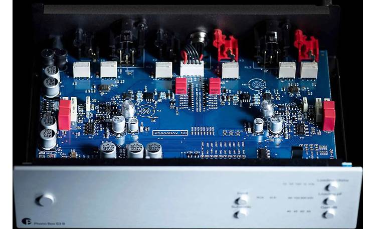 Pro-Ject Phono Box S3 B Discrete audio circuitry in a full dual mono configuration for optimal channel separation and clarity