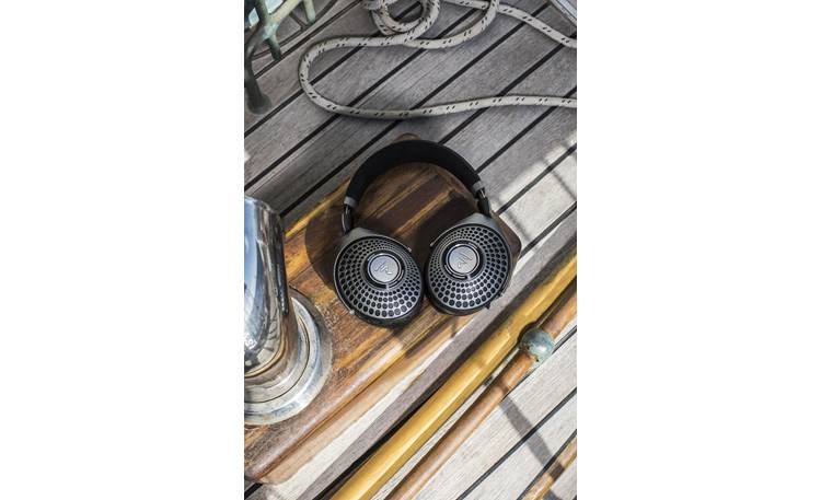 Focal Bathys Over-ear wireless Bluetooth® noise-canceling 