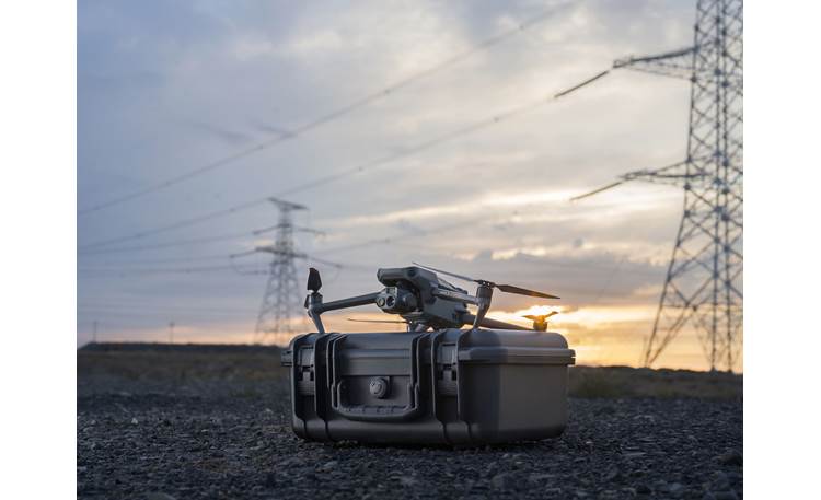 DJI Mavic 3 Thermal Enterprise Lightweight and portable so you can move between work sites and deploy quickly