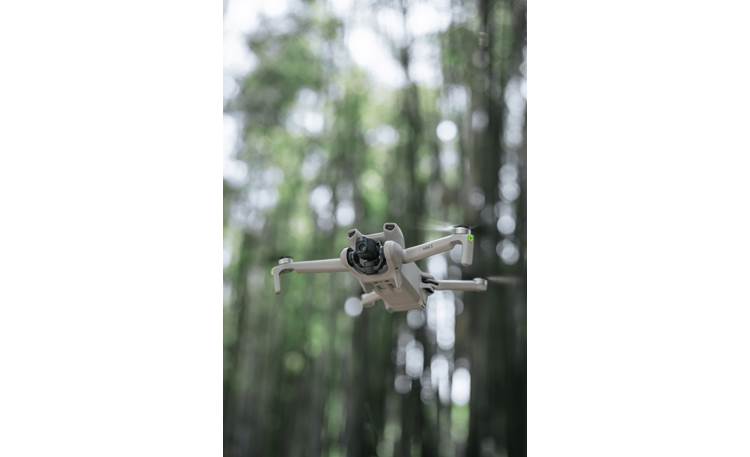 DJI Mini 3 Fly More Combo with DJI RC Smart Controller Capture crisp, detailed footage from the air