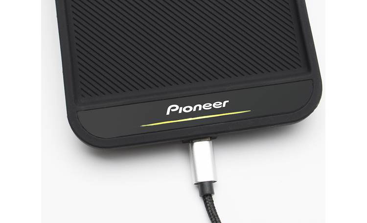 Pioneer SDA-CP300 Amber LED informs you that there's a foreign object on the pad or your phone is incompatible