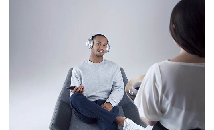 Technics EAH-A800 Attention mode filters out noise to focus on speech, so you can better hear conversations