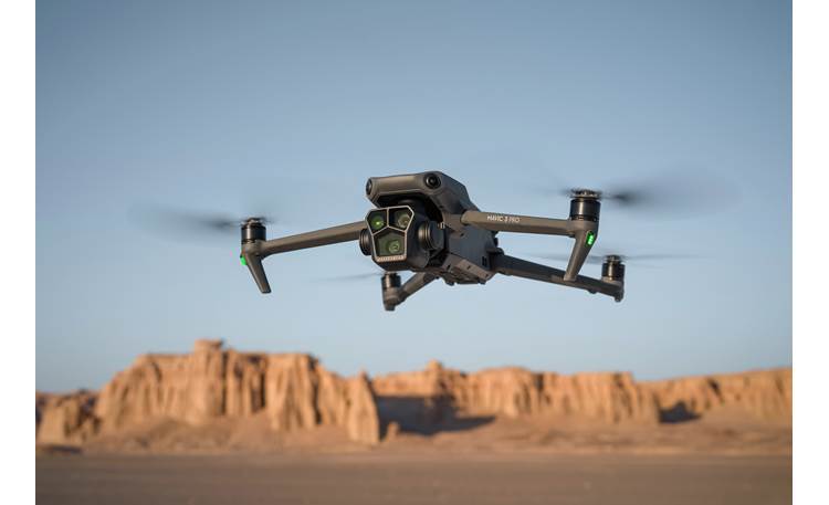 DJI Mavic 3 Pro Fly More Combo/DJI RC Pro Flight times up to 43 minutes