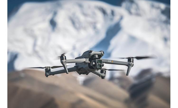 DJI Air 3 (with RC-N2) Fast, maneuverable flight aided by omnidirectional obstacle detection