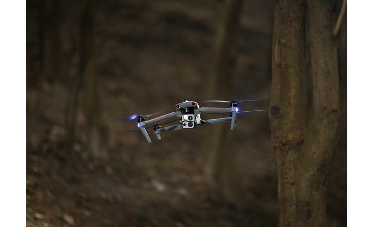 Autel Robotics EVO Max 4T Advanced 720° obstacle detection helps you navigate complex environments