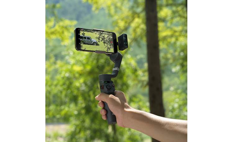 DJI Osmo Mobile 6 ActiveTrack 6.0 follows fast-moving subjects