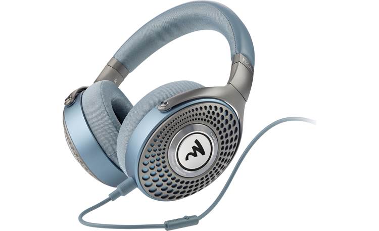 Focal Azurys Streamlined design from Focal's higher-end closed-back headphones 