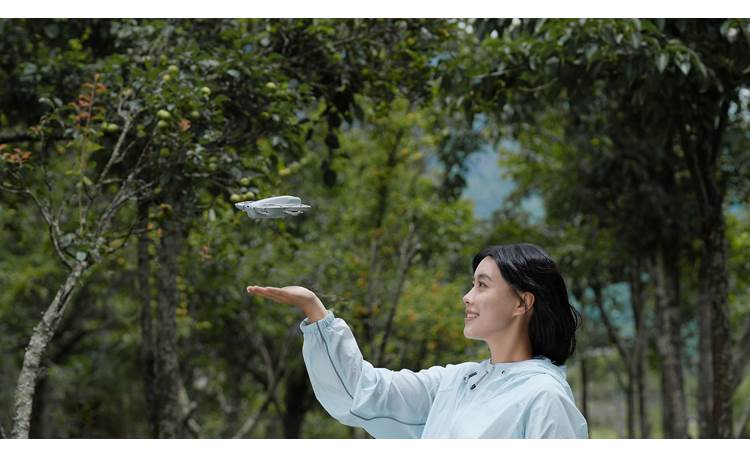 DJI Neo Launch the Neo from the palm of your hand and watch it perform preset aerial maneuvers