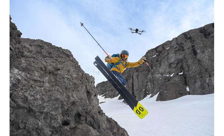 DJI Air 3S (with RC-N3) Able to track fast-moving subjects for cinematic footage