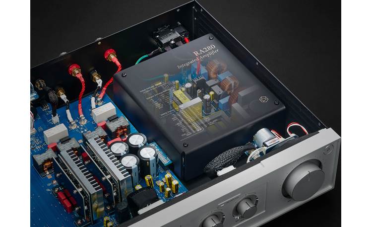 HiFi Rose RA280 Dual-mono amplification with 250 watts per channel