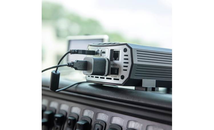 Cobra Power 500W Power up accessories in your RV or truck