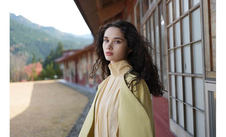 Sony FE 24-50mm f/2.8 G Isolate your subject in space with the shallow depth of field f/2.8 can give