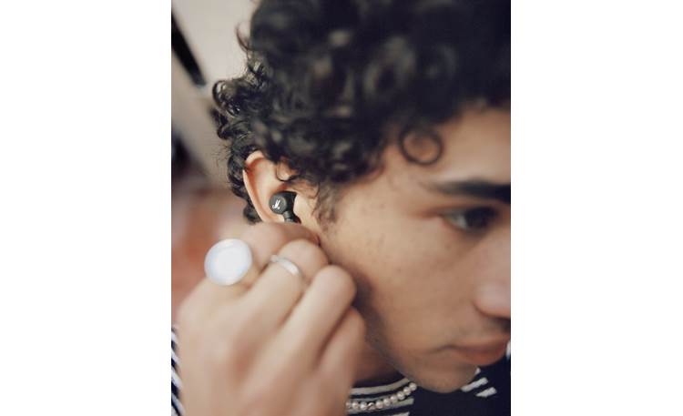 Marshall Motif II A.N.C. True wireless earbuds with active Marshall Motif II A.N.C. True wireless earbuds with active