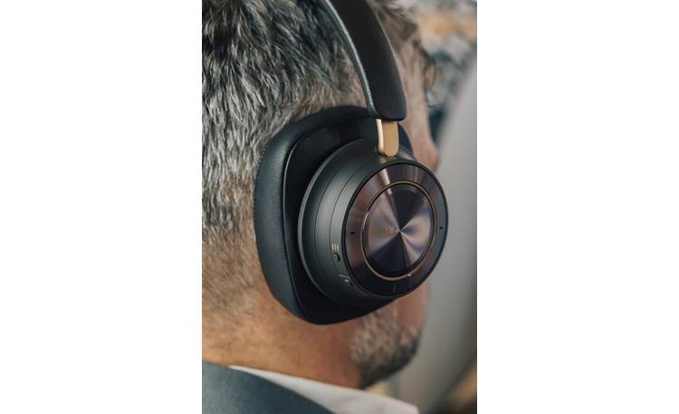DALI IO-12 Relaxed fit with roomy ear pads
