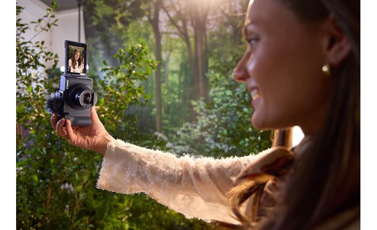 Canon PowerShot V1 Its compact nature makes for easy self-recording