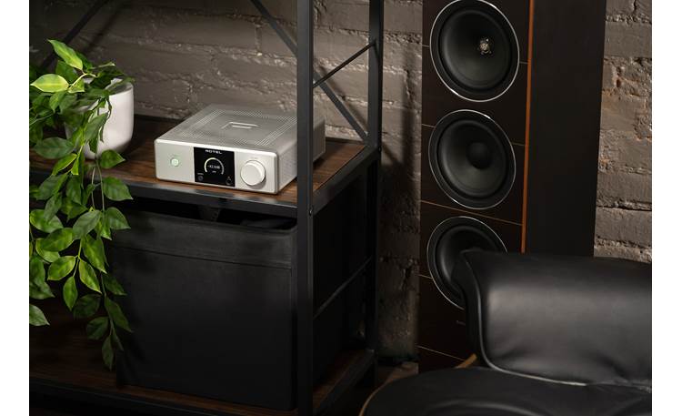 Rotel DX-5 Small footprint for flexible placement