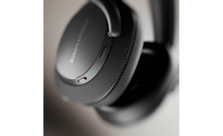 Bowers & Wilkins PX7 S3 Tactile buttons on each earcup