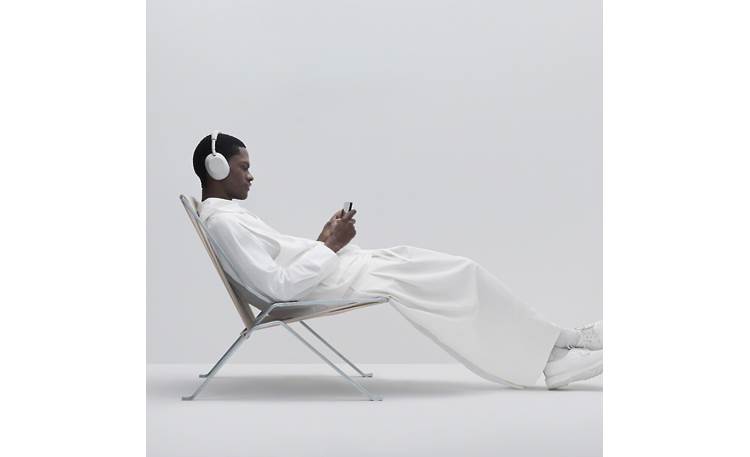 Sony WH-1000XM6 Music and audio play wirelessly via Bluetooth 5.3