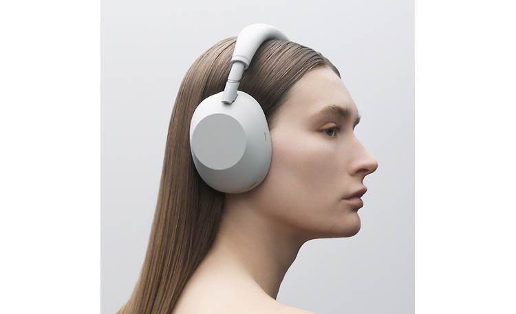 Sony WH-1000XM6 Lightweight design and secure fit