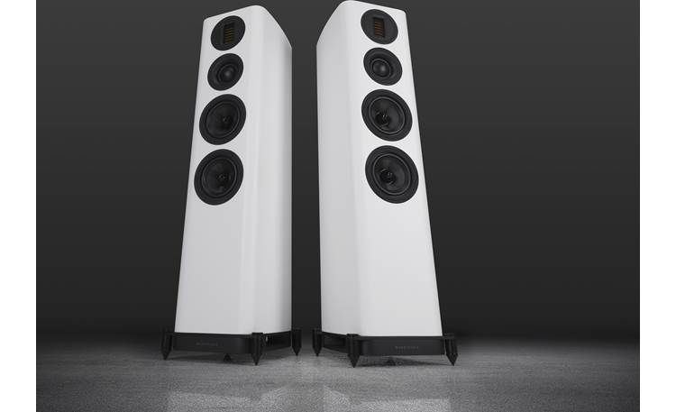 Wharfedale EVO 5.4 Integrated base with outrigger decoupling feet