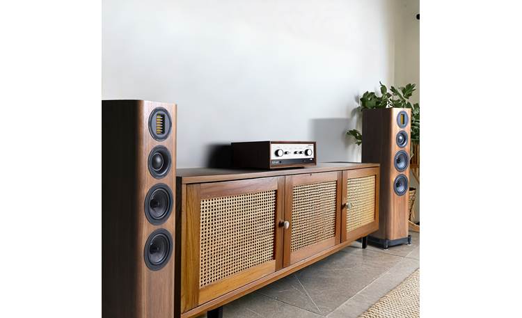 Wharfedale EVO 5.4 Lush, detailed stereo sound
